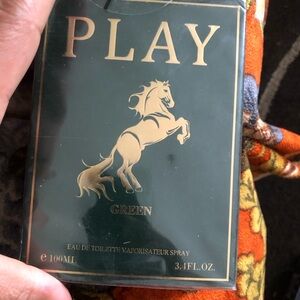 Play Green Eau de Toilette 100ml - Dark Green & Gold Packaging